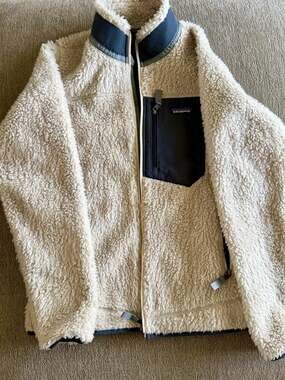 Patagonia Men's Classic Retro-X Fleece Jacket, Natural with Smolder Blue
